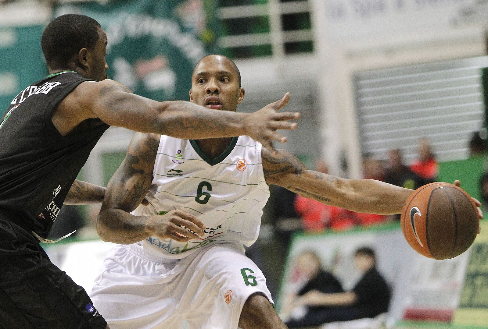 Earl Rowald, jugador de Unicaja, en el partido ante Montepaschi Siena