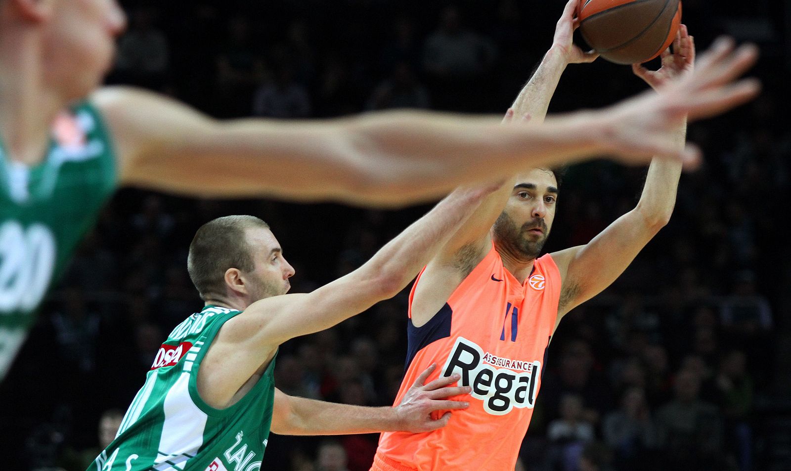 El capitán del Barcelona Regal, Juan Carlos Navarro, en su partido ante el Zalgiris.