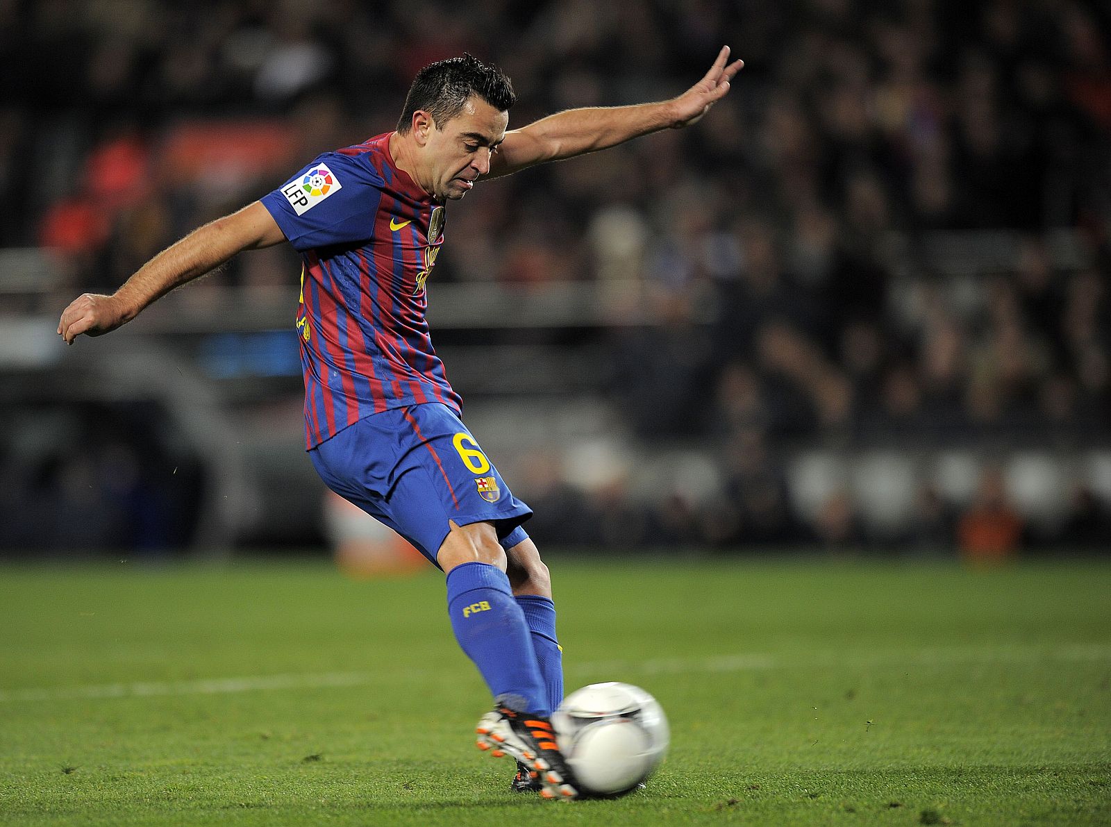 Xavi Hernández, en el partido de Copa frente al Valencia en el Camp Nou