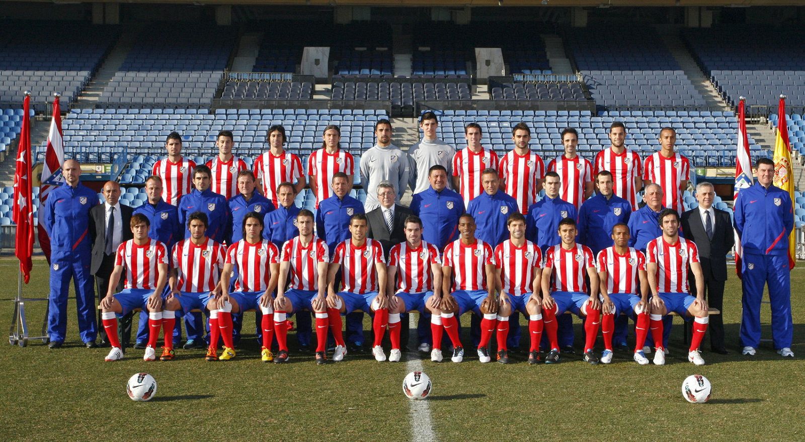 El Atlético de Madrid se ha hecho la foto oficial de la temporada 2011-2012.
