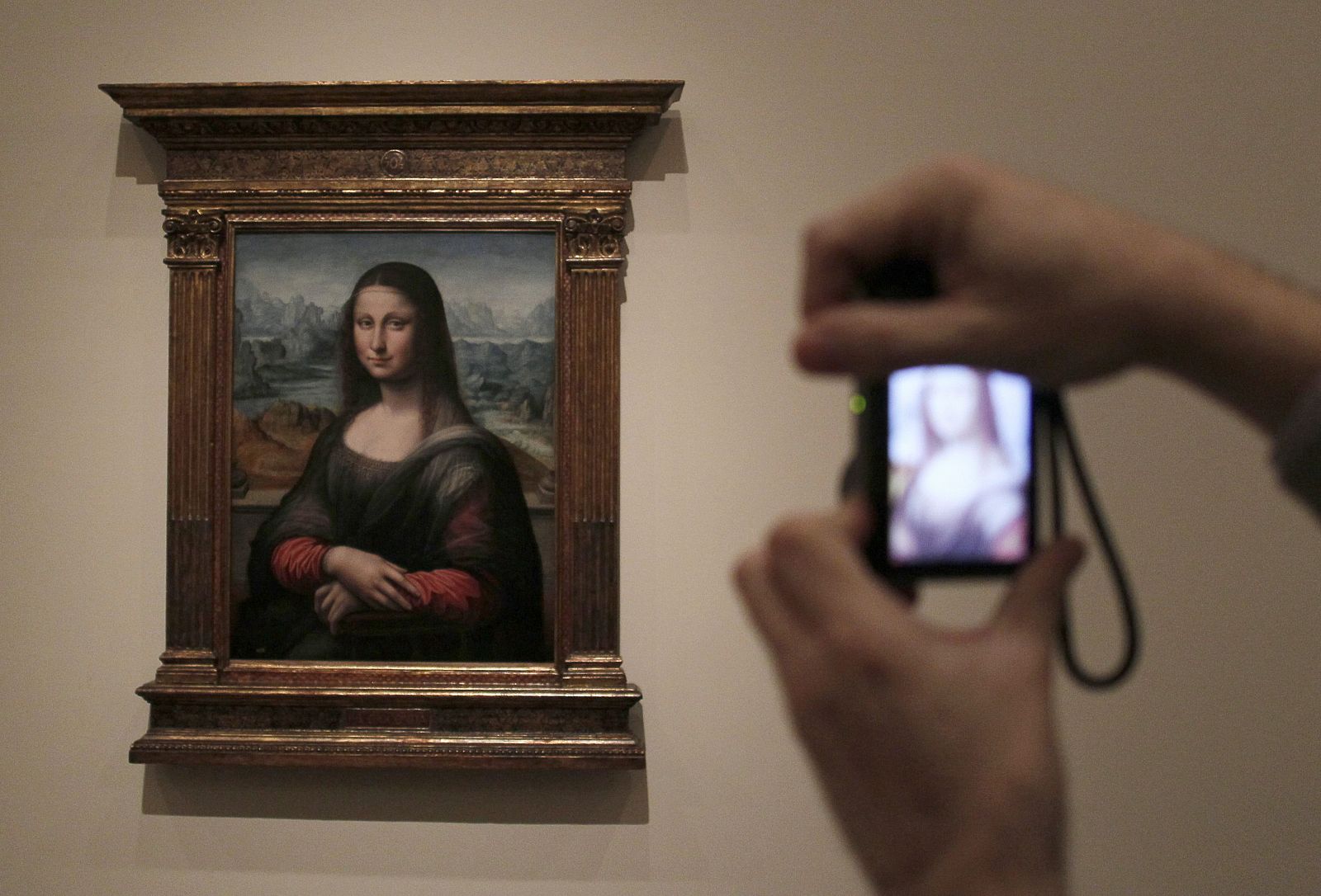 EL MUSEO DEL PRADO PRESENTA SU "GIOCONDA" TRAS SU RESTAURACIÓN