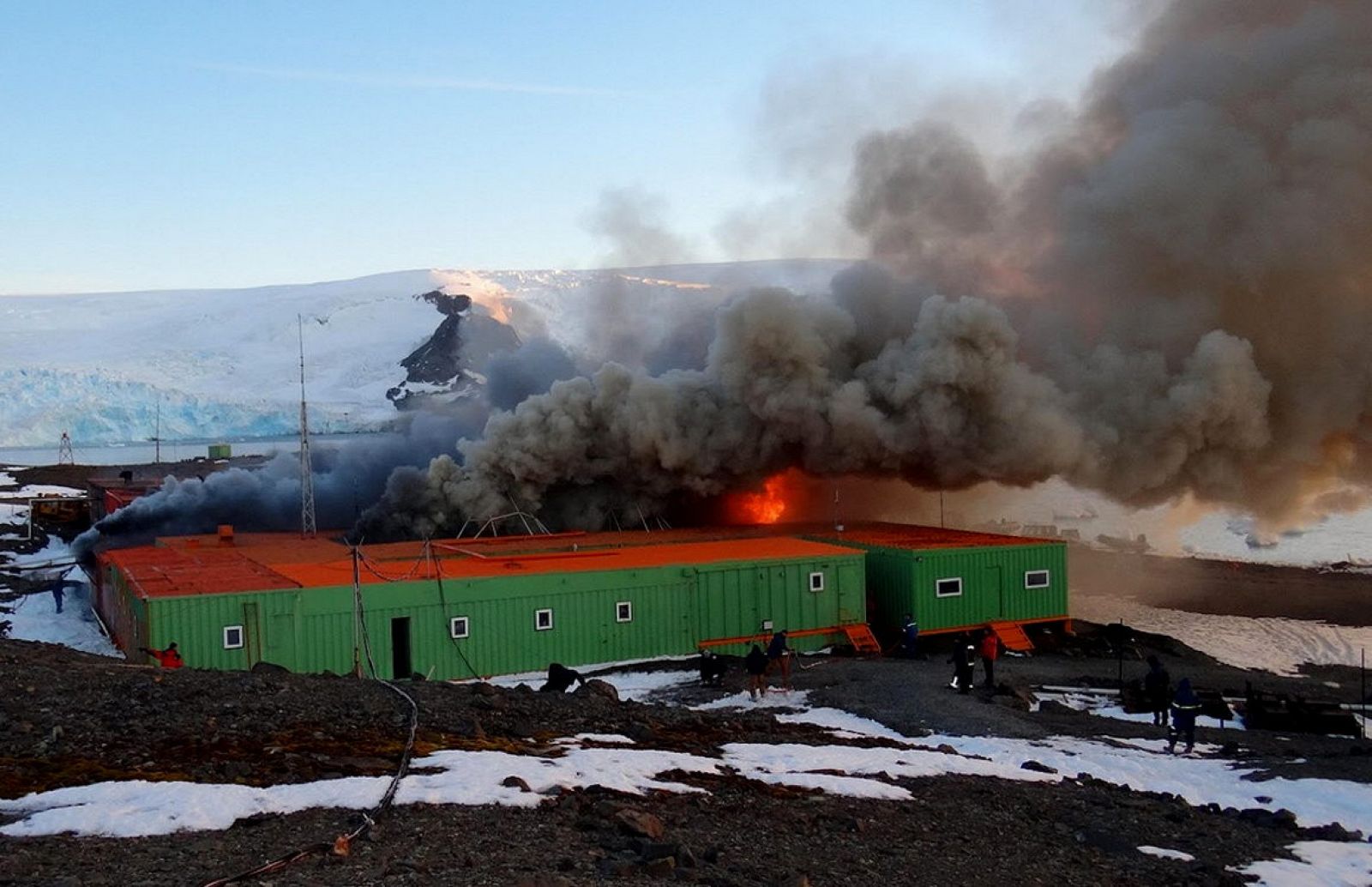 INCENDIO EN BASE ANTÁRTICA BRASILEÑA