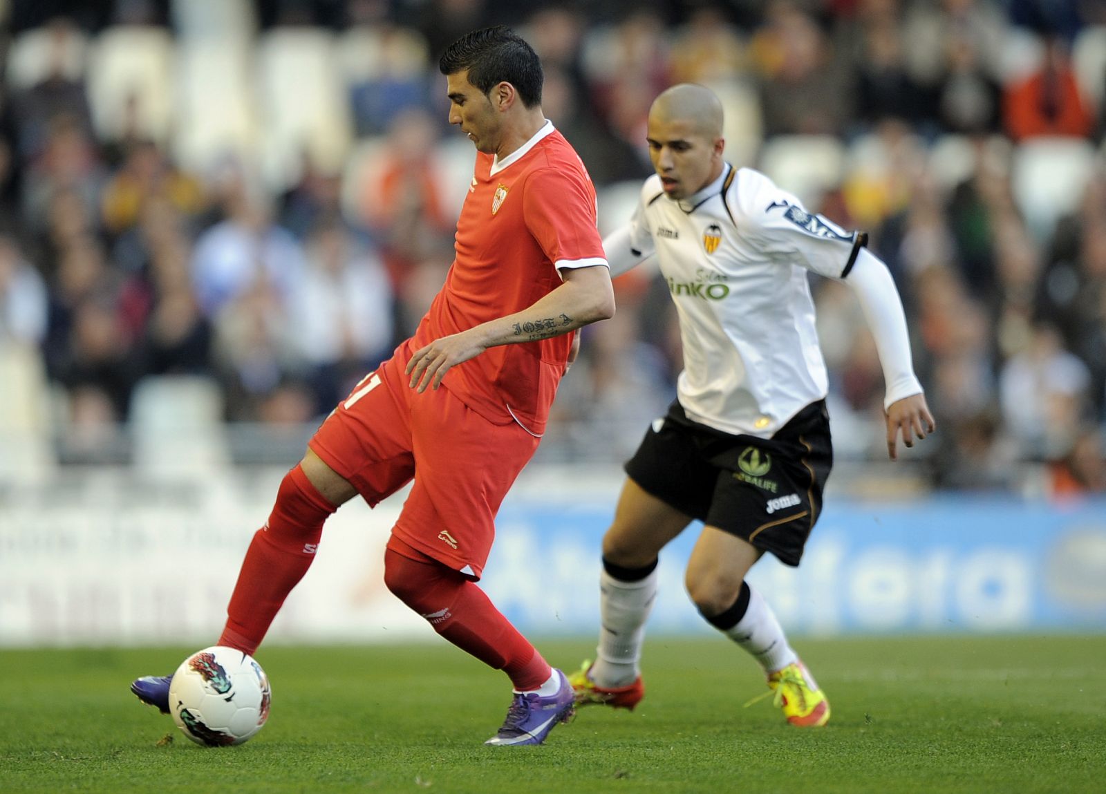 El jugador del Sevilla, Jose Antonio Reyes, durante el partido frente al Valencia.