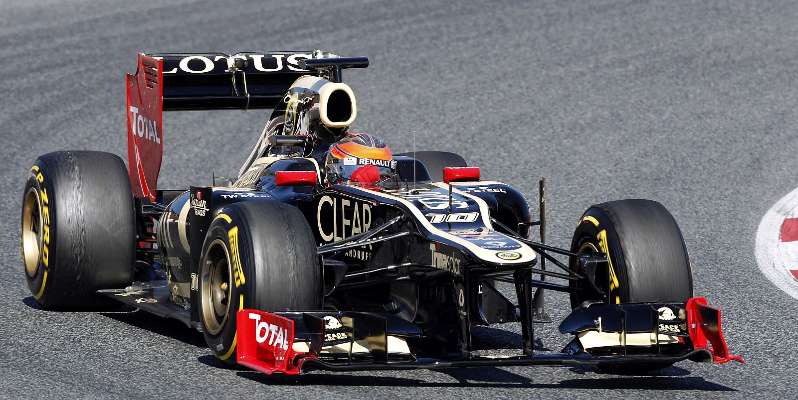 El piloto Romain Grosjean en los entrenamientos del circuito de Montmeló