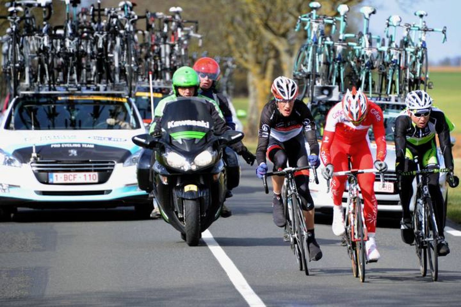 Andy Schleck (izquierda), durante la segunda etapa de la París-Niza