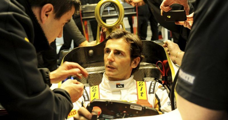 El piloto español de HRT, Pedro Martínez de la Rosa.