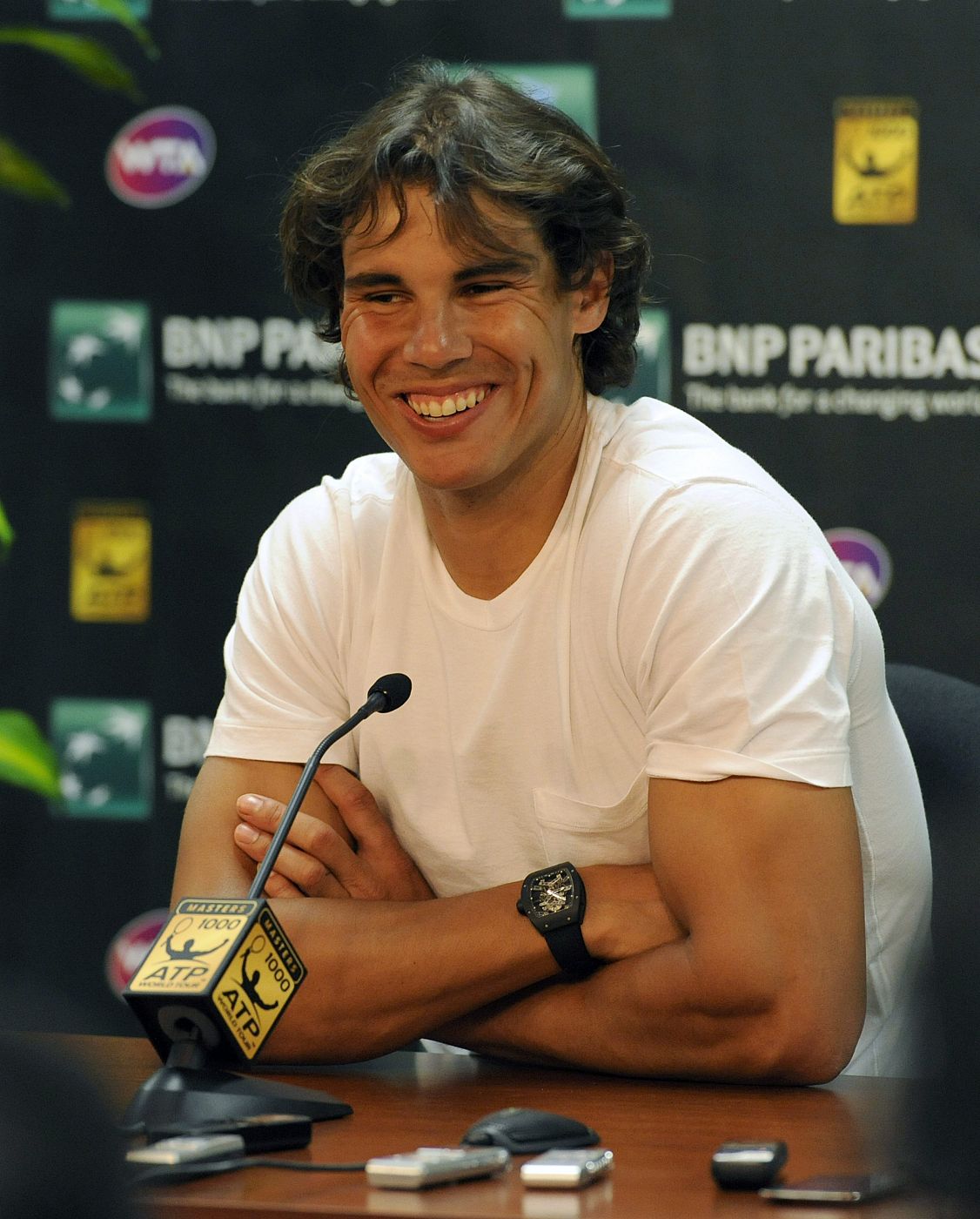 El tenista español Rafael Nadal ofrece una rueda de prensa durante el torneo de tenis de Indian Wells.