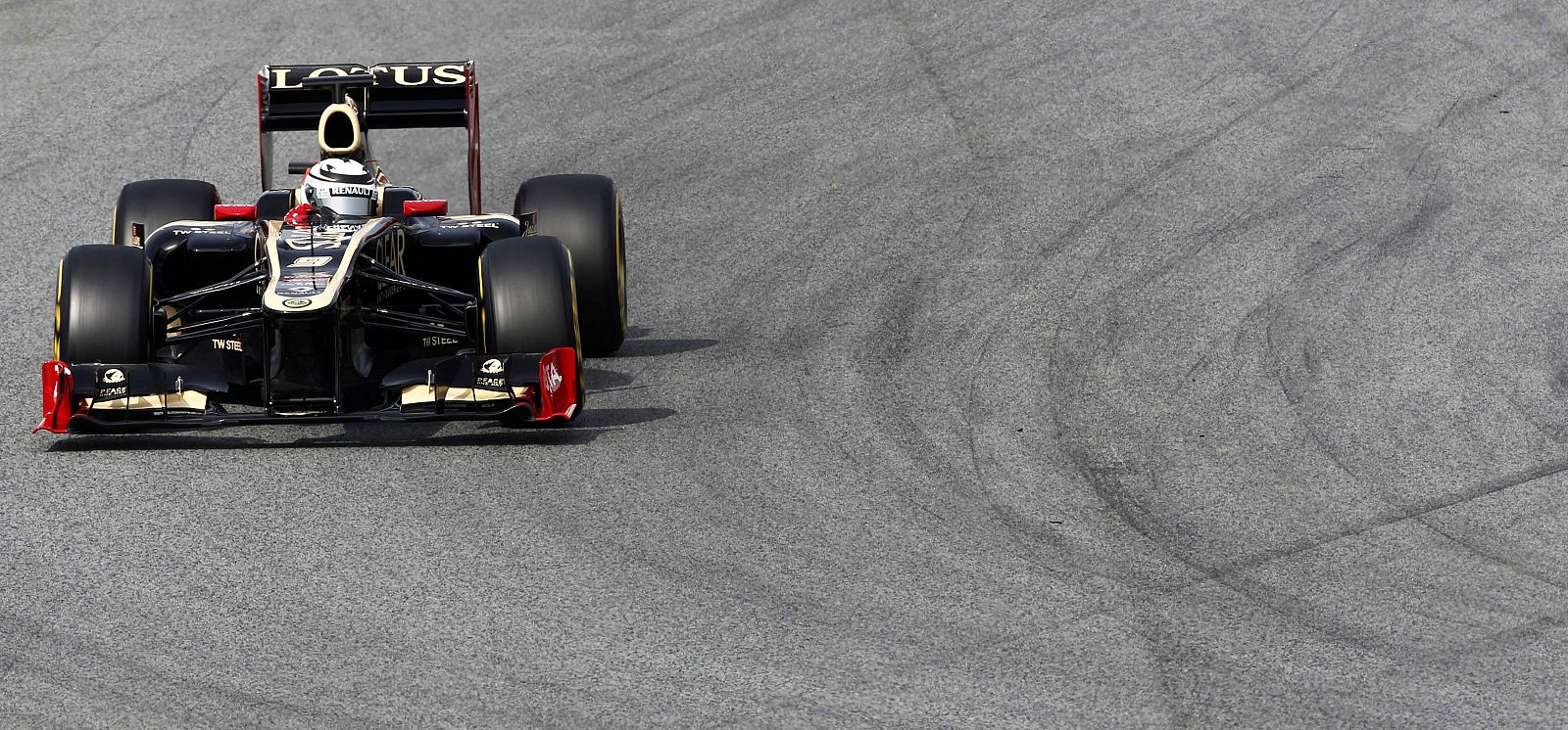Kimi Raikkonen, a bordo de su Lotus.