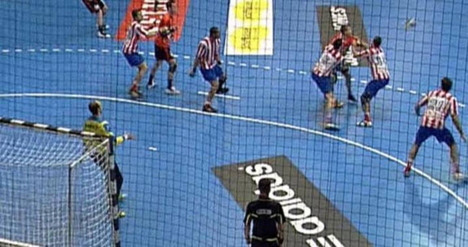 El BM Atlético de Madrid ha superado al Kadetten Schaffhaus en partido de ida de la Liga de Campeones  (27-36)  