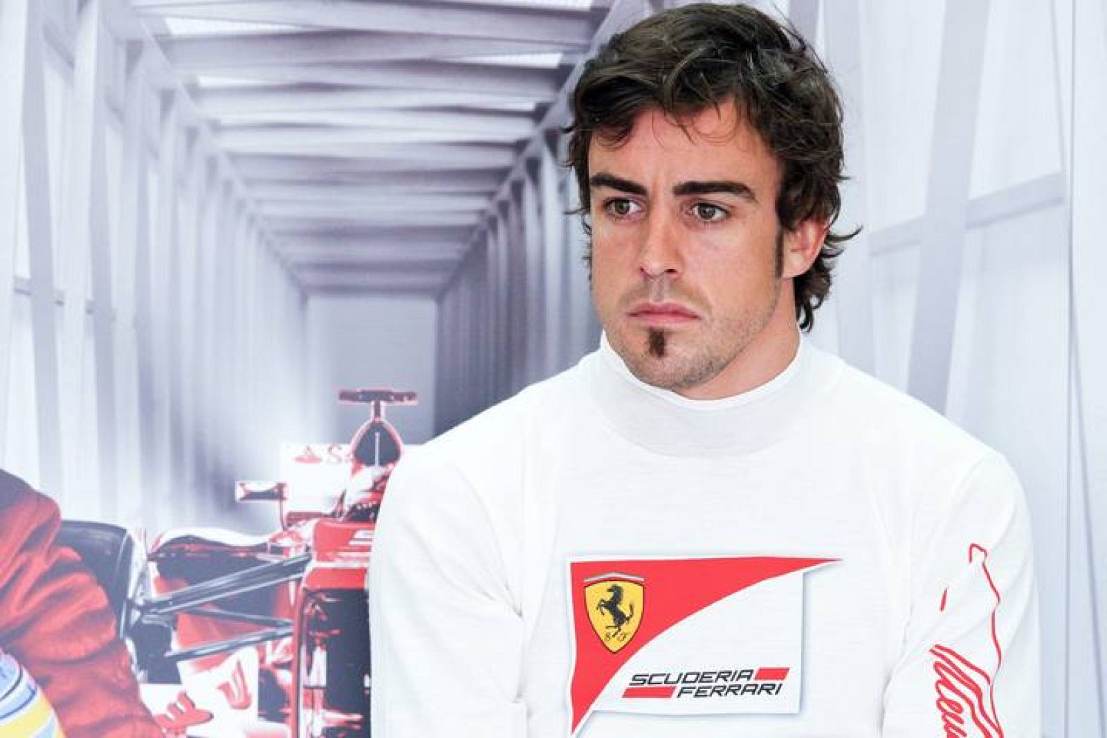 El piloto español de Fórmula Uno Fernando Alonso en el circuito de Albert Park en Melbourne (Australia).