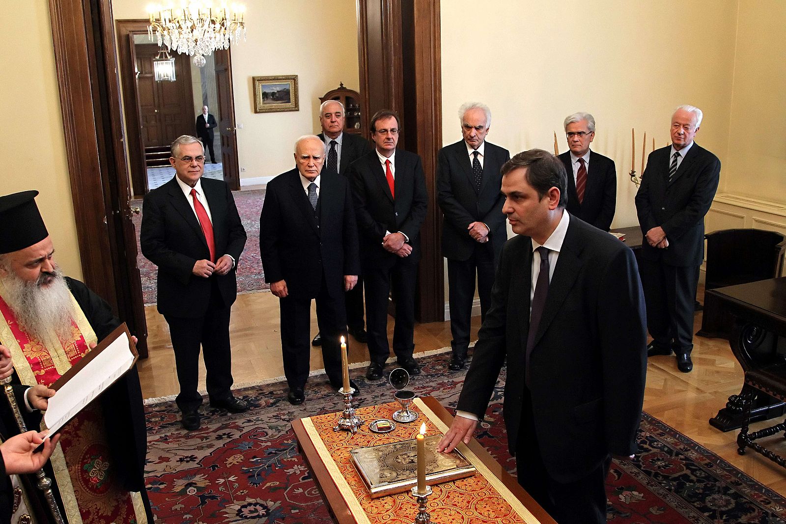 Filippos Sajinidis asume el cargo de ministro de Finanzas de Grecia