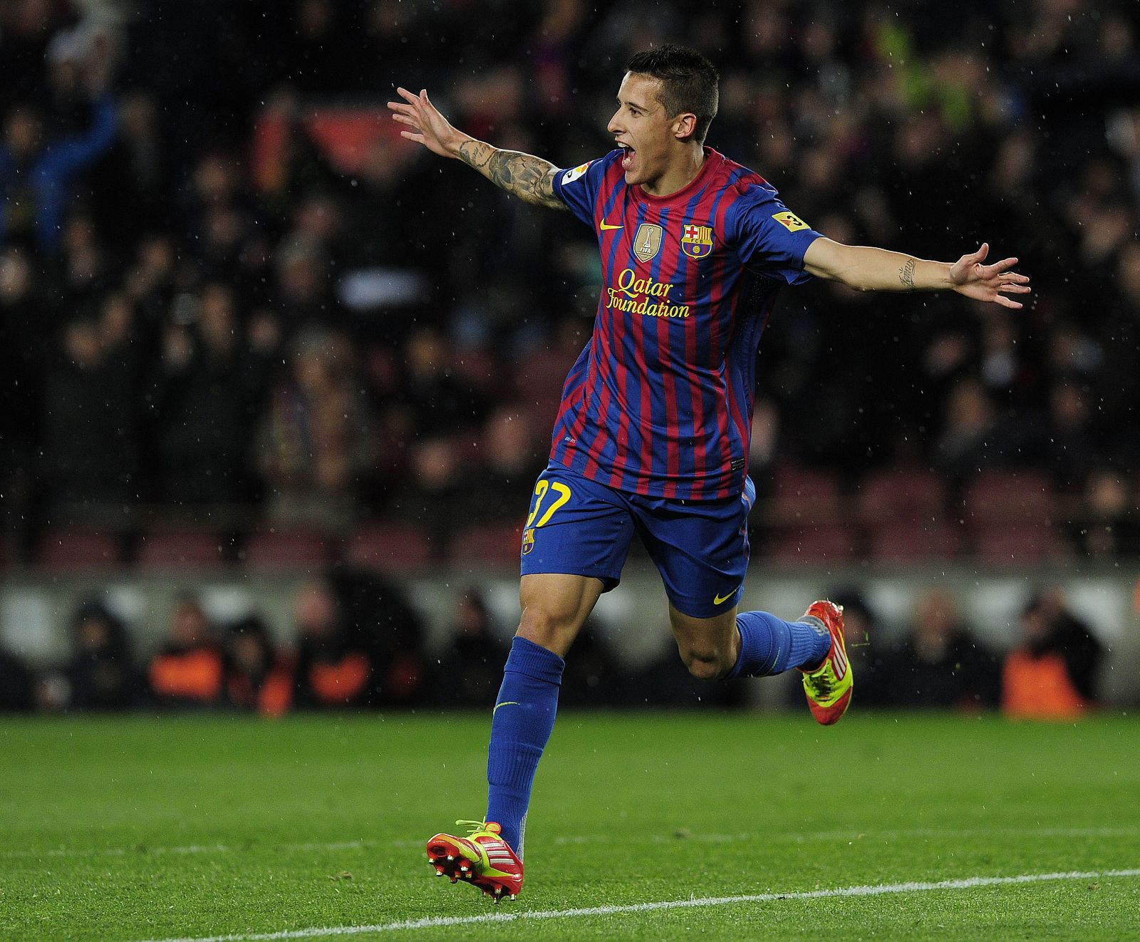 Cristian Tello celebra su gol con el FC Barcelona en el partido frente al Granada