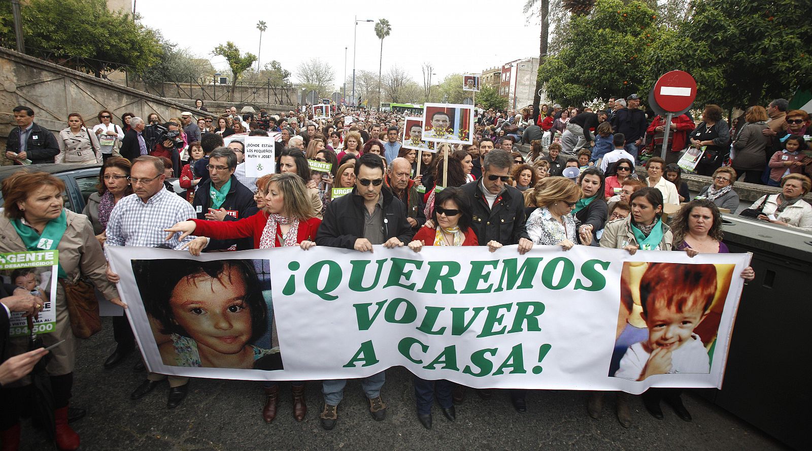 MANIFESTACIÓN PARA EXIGIR EL REGRESO A CASA DE LOS NIÑOS JOSÉ Y RUTH