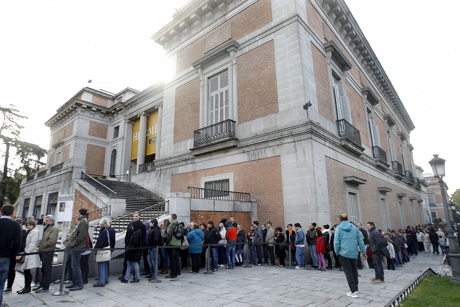 LARGAS COLAS EN EL MUSEO DEL PRADO