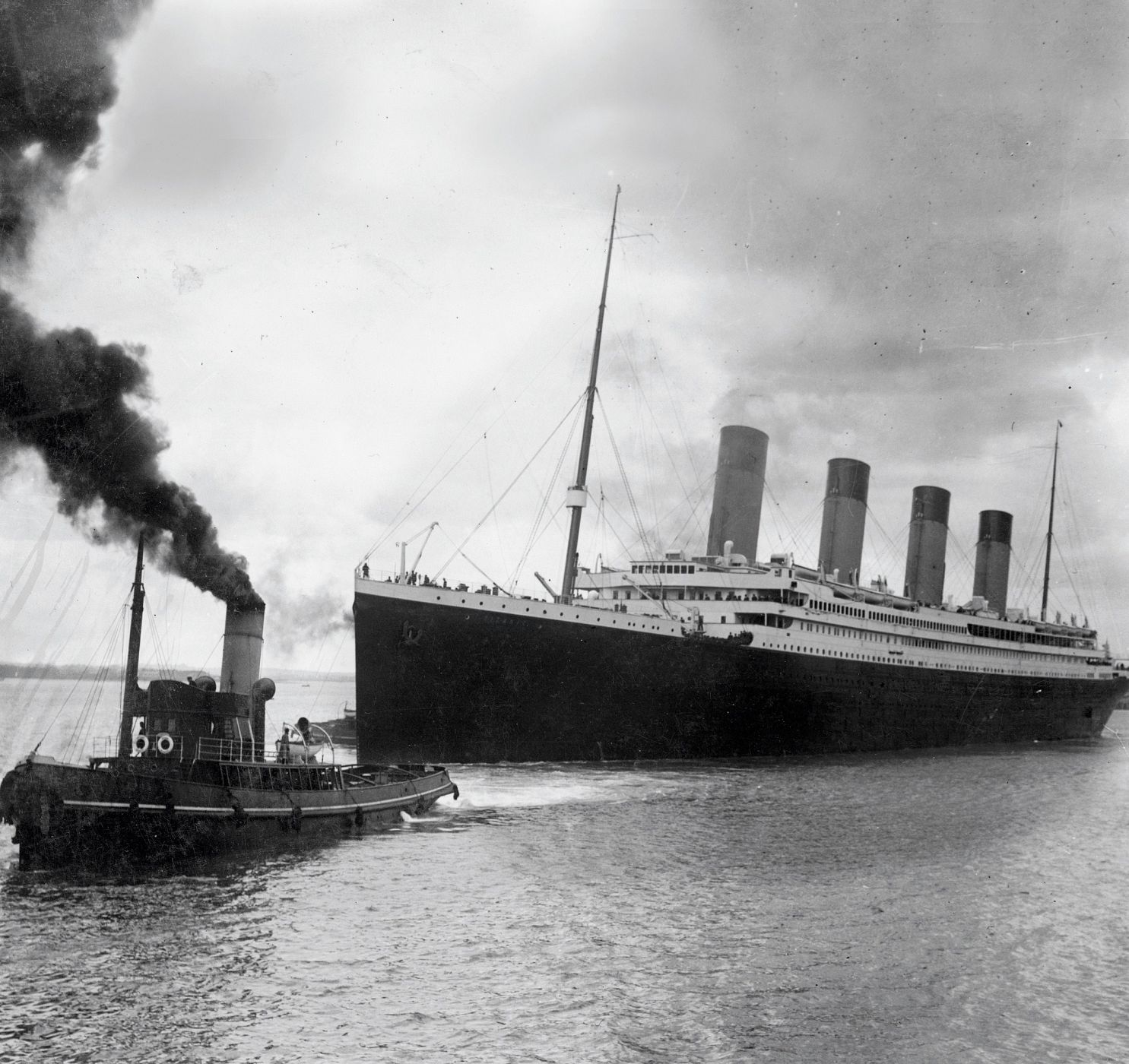 El Titanic abandonando el puerto de Southampton el 10 de abril de 1912