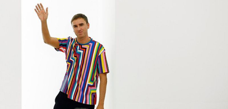Raf Simons durante uno de sus desfiles para la firma Jill Sander.