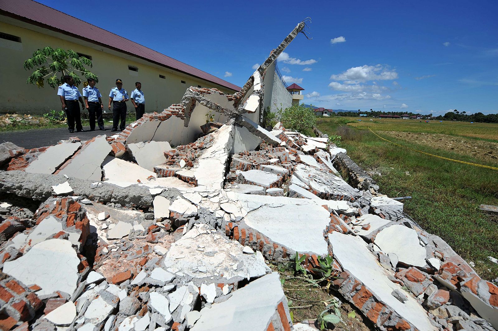 Daños en la prisión de Banda Aceh, en Indonesia, tras el terremoto del 11 de abril