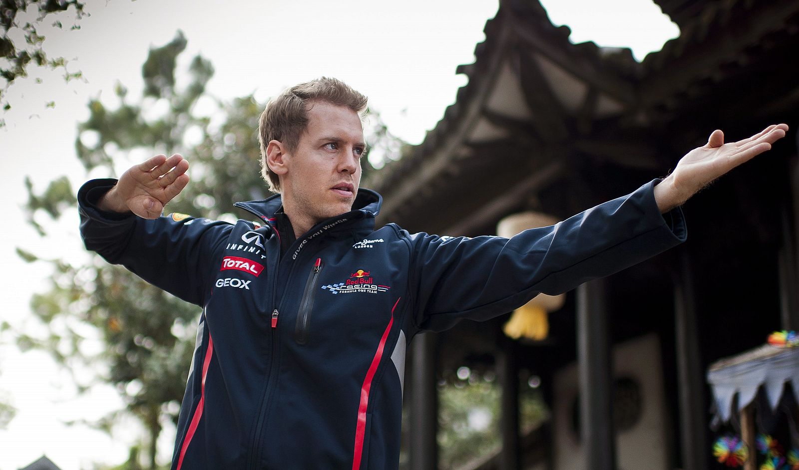 Sebastian Vettel durante el rodaje en Shanghai, China de un corto