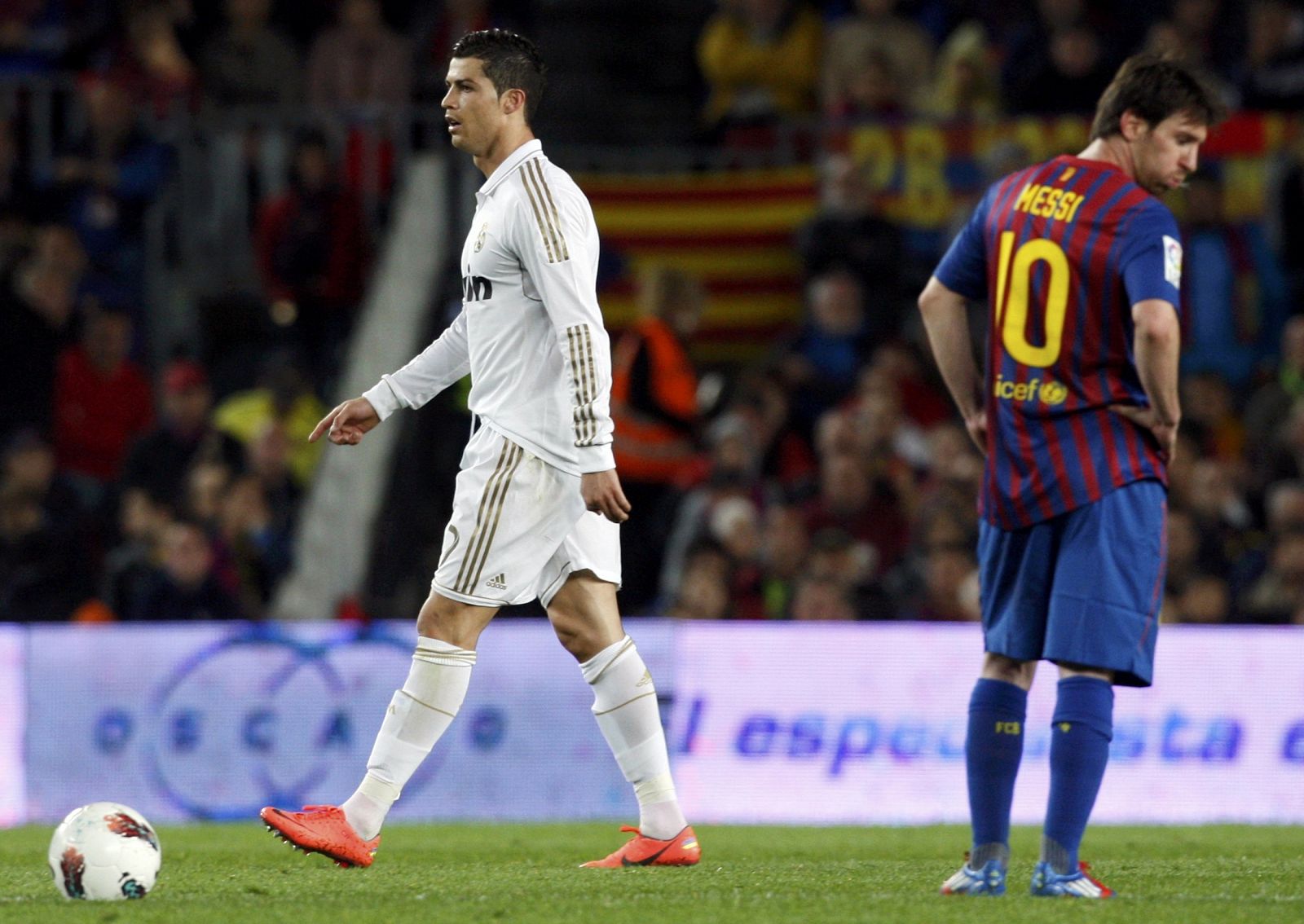 Cristiano y Messi, en el choque del Camp Nou.