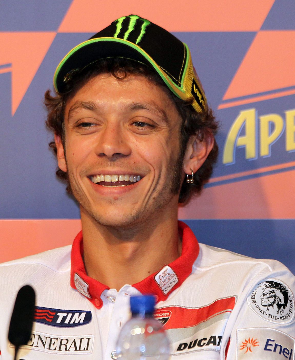 El piloto italiano de MotoGP Valentino Rossi (Ducati) durante la rueda de prensa