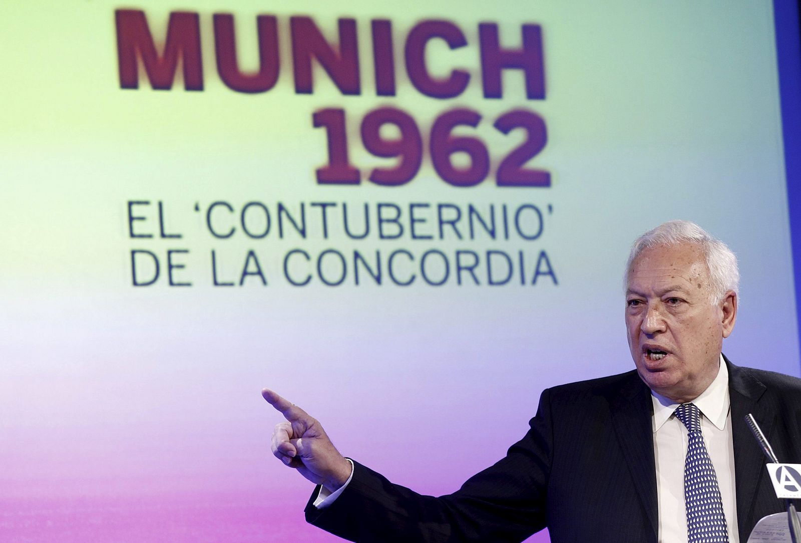 El ministro de Asuntos Exteriores y de Cooperación, José Manuel García-Margallo, durante su intervención en la clausura de las jornadas para conmemorar el 50 aniversario del Contubernio de Múnich.