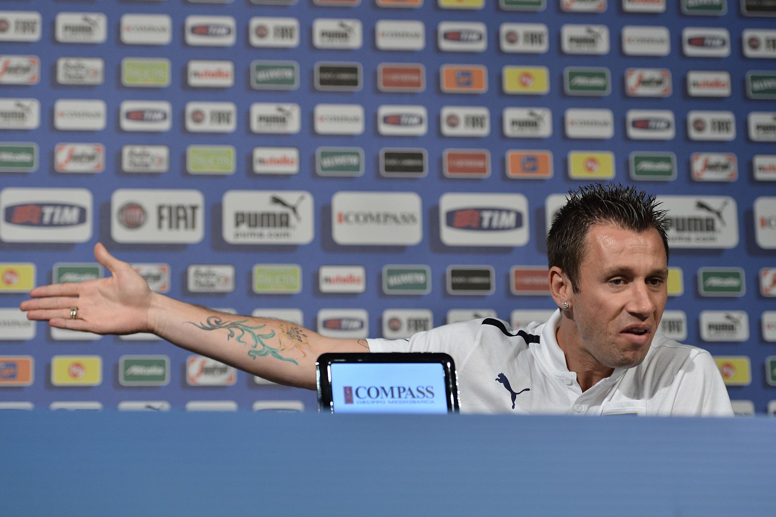 El jugador italiano Antonio Cassano durante la rueda de prensa.