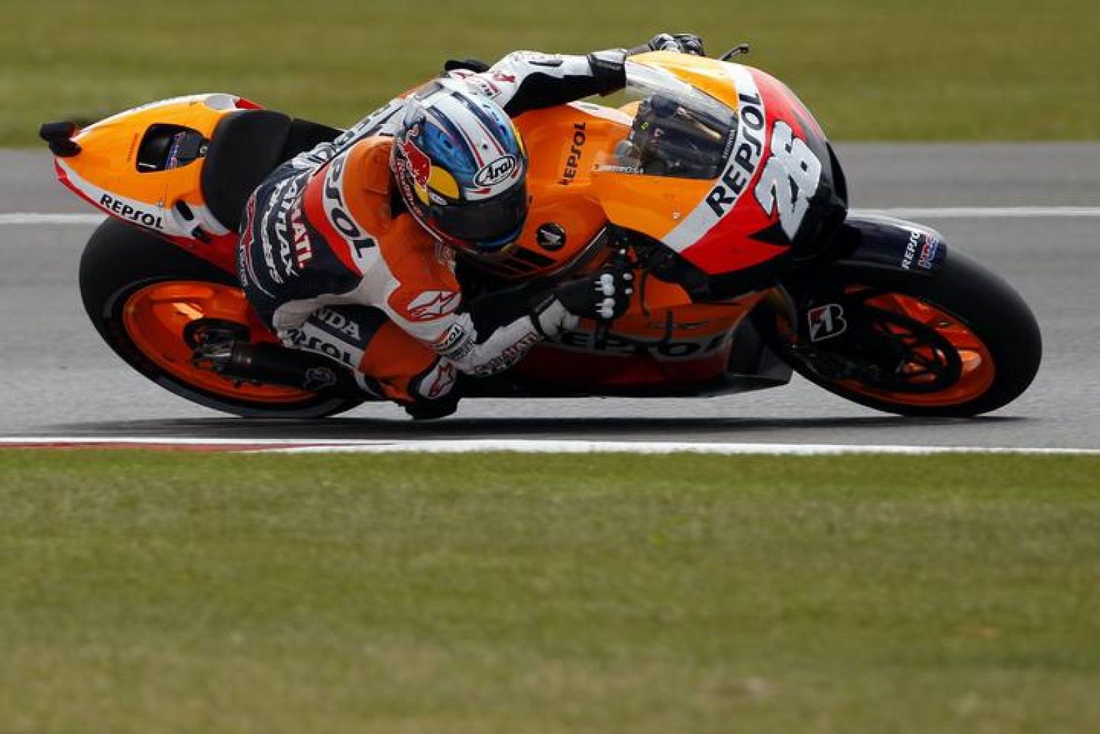 El piloto español de Honda Dani Pedrosa en el circuito de Silverstone.