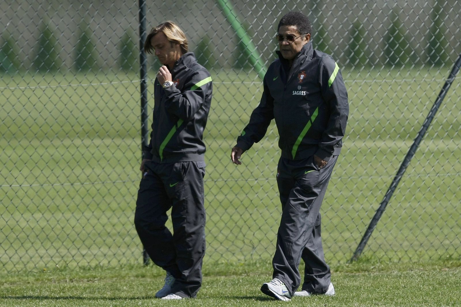 Eusebio ha acompañado a la selección portuguesa esta Eurocopa; en la imagen, junto a Joao Pinto