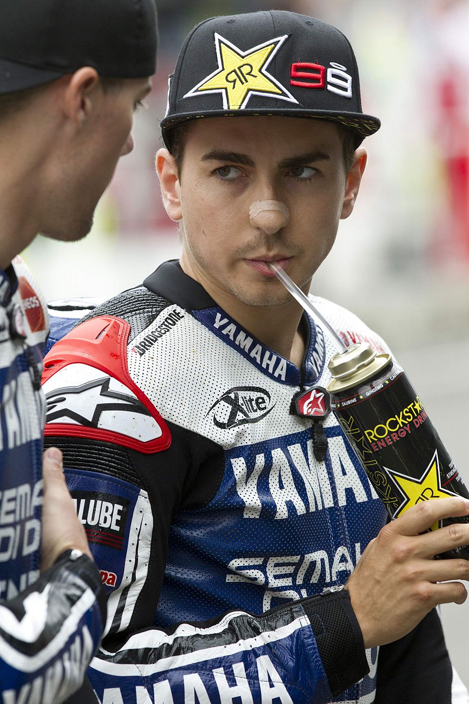 Jorge Lorenzo con Ben Spies, en una pausa del GP de Holanda