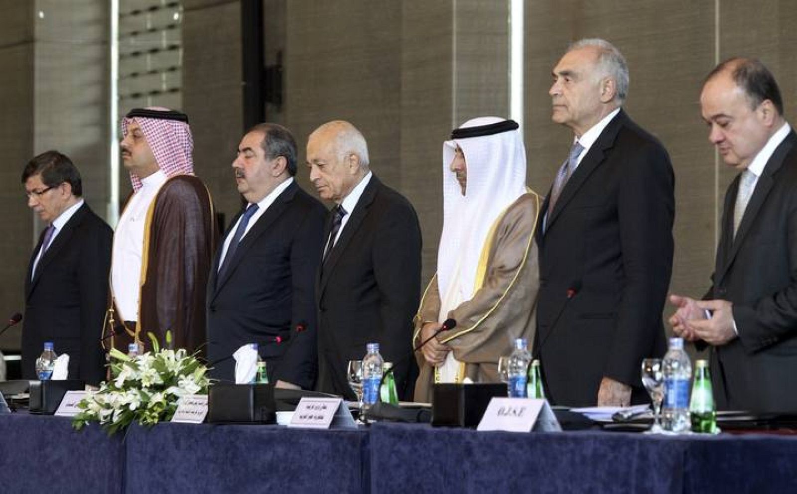 REUNIÓN EN EL CAIRO PARA AUNAR POSTURAS DE LOS OPOSITORES SIRIOS