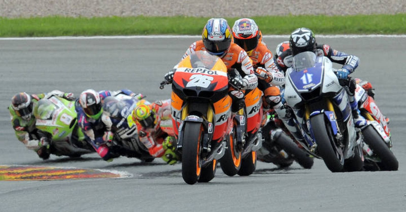 Dani Pedrosa, al frente de la carrera en el GP de Alemania que ha terminado ganando.