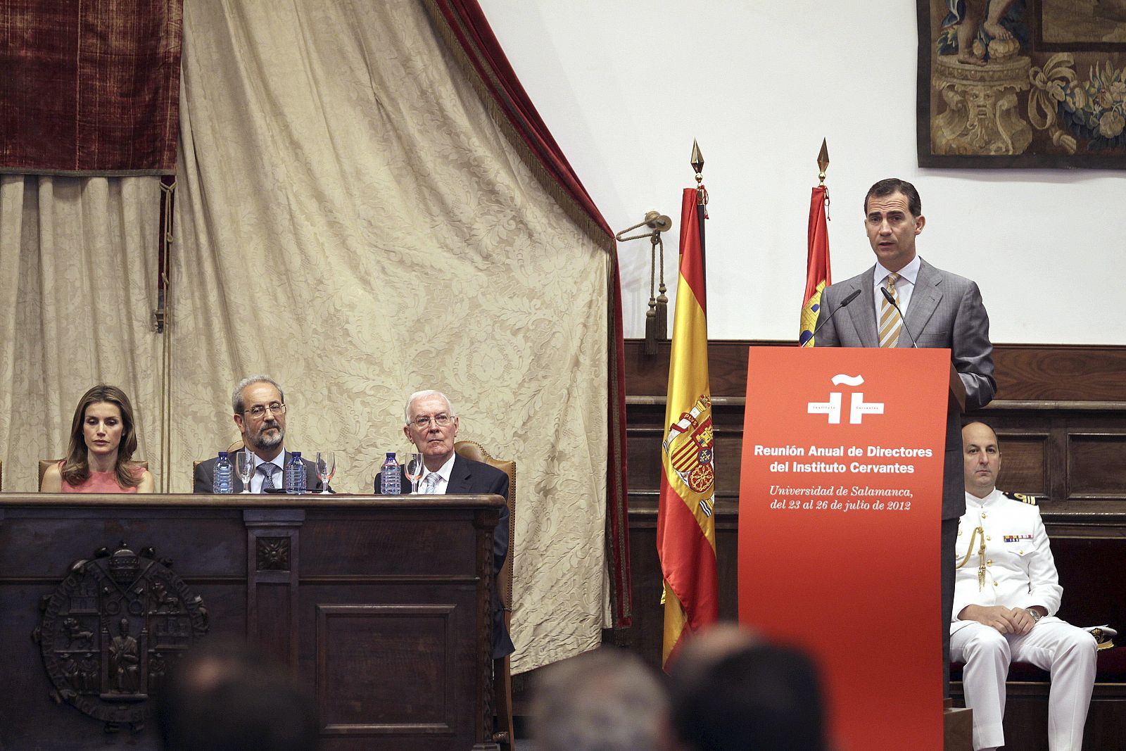 LOS PRÍNCIPES PRESIDEN EN SALAMANCA LA REUNIÓN ANUAL DE DIRECTORES DEL INSTITUTO CERVANTES