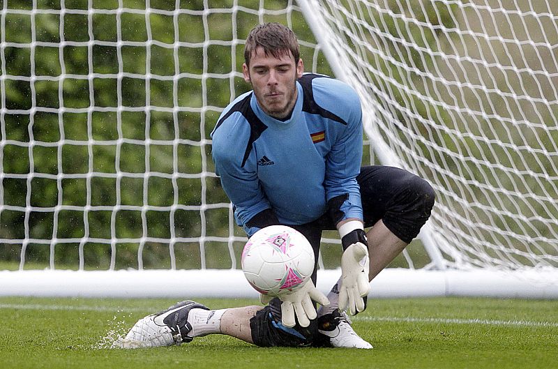 El portero de la selección olímpica española, De Gea, durante un entrenamiento con el equipo nacional.