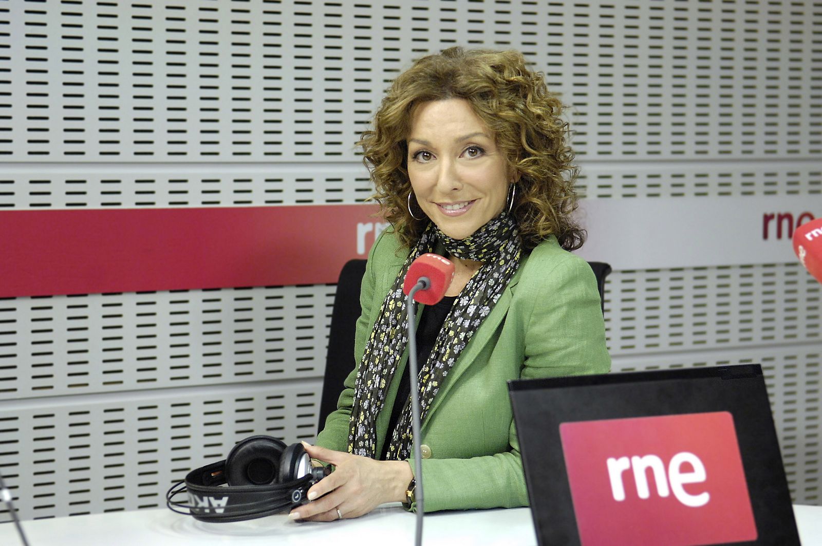 Yolanda Flores, presentadora de RNE