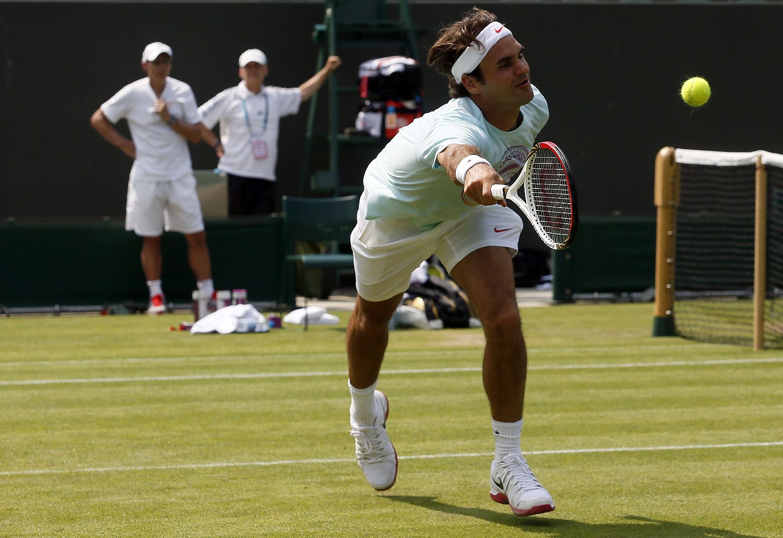 Roger Federer, durante una sesión de entrenamiento previo a los Juegos de Londres.