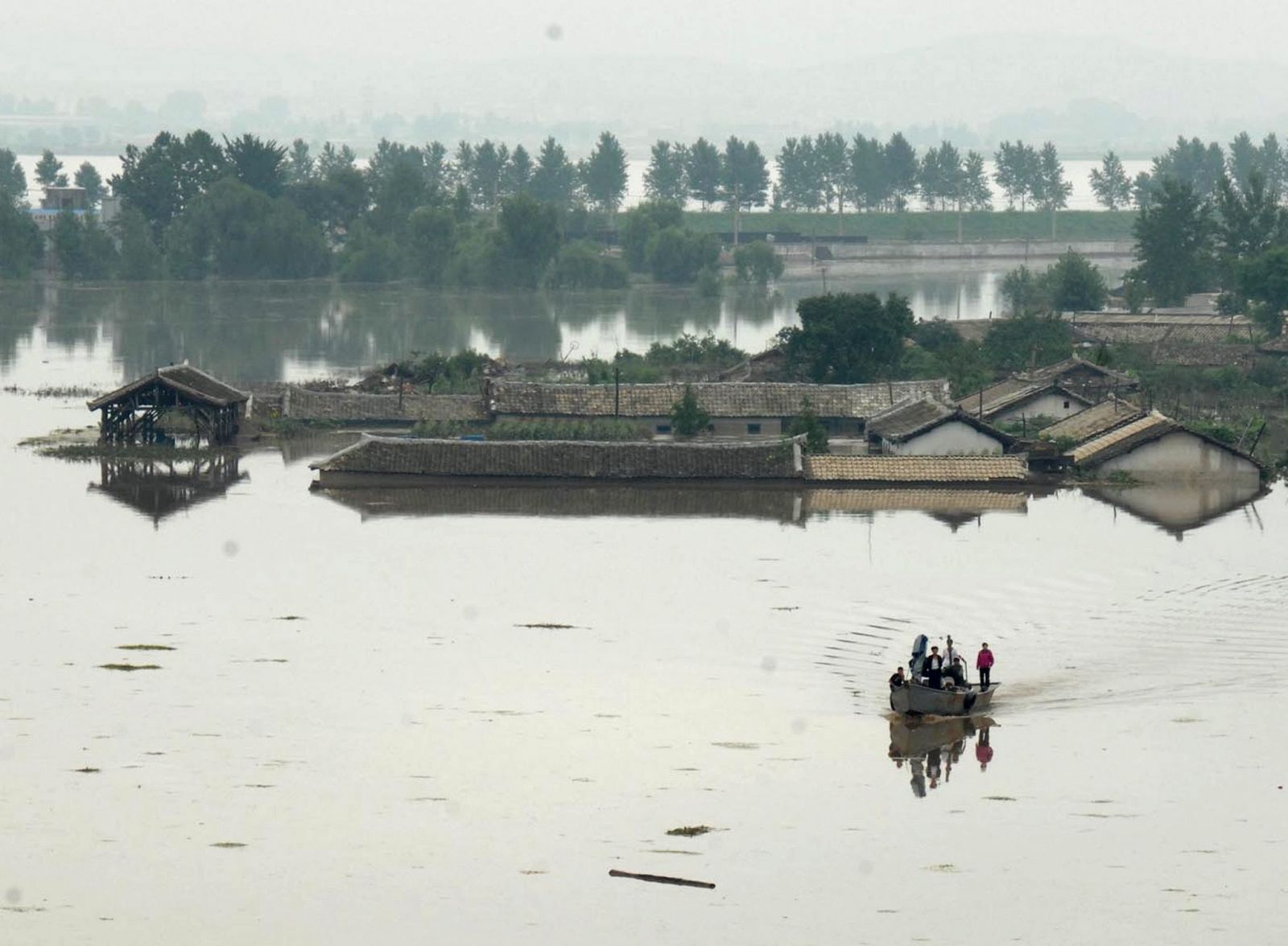 Vista general del pasado 30 de julio de las inundaciones en la ciudad de Anju, en Corea del Norte