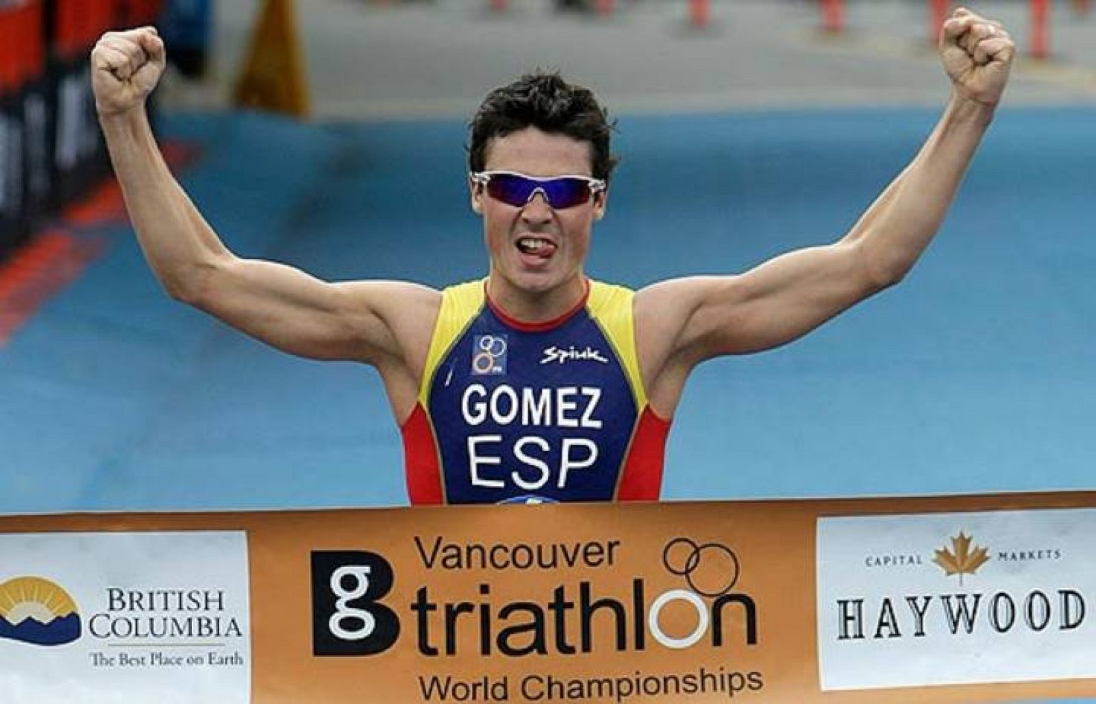 El triatleta español, Javier Gómez Noya, aspira a subir al podio de Londres 2012.