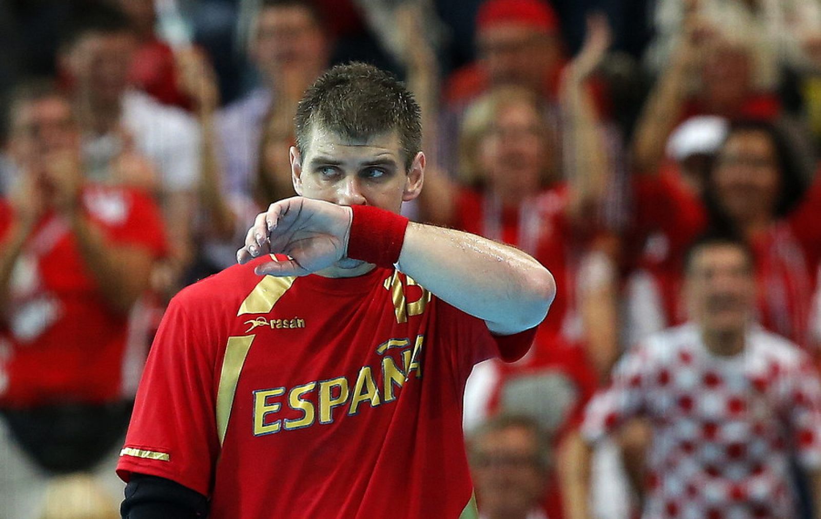 Julen Aguinagalde durante un partido con la selección española de balonmano