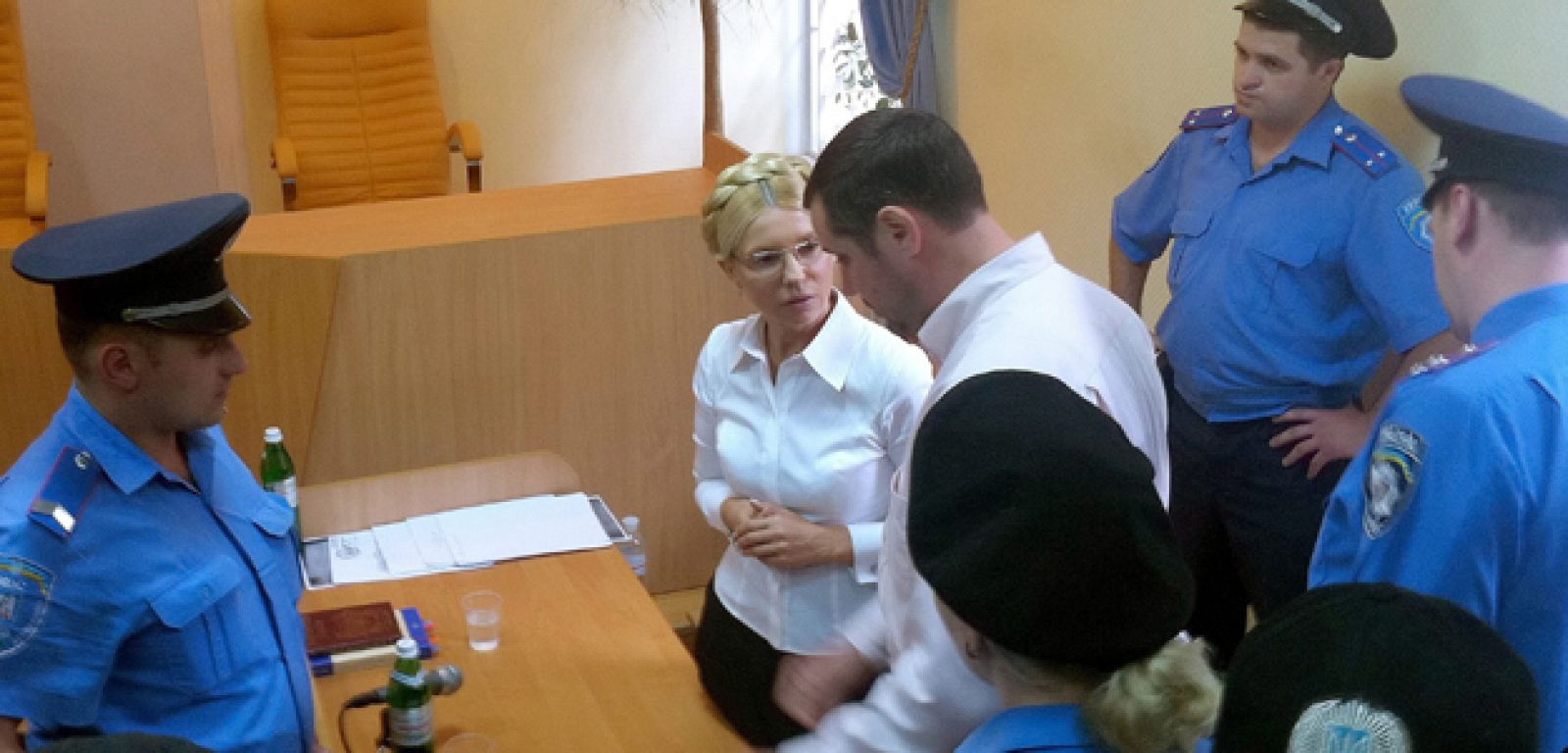 Yulia Timoshenko, la exprimera ministra de Ucrania, el pasado 5 de agosto de 2011 durante su detención en Kiev tras ser condenada a siete años de prisión por abuso de poder.