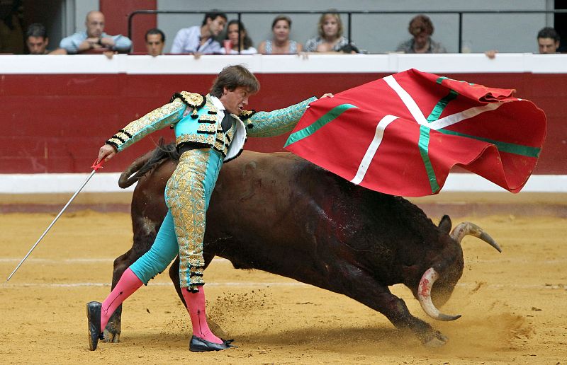 Antonio Barrera ikurriña toros san sebastián