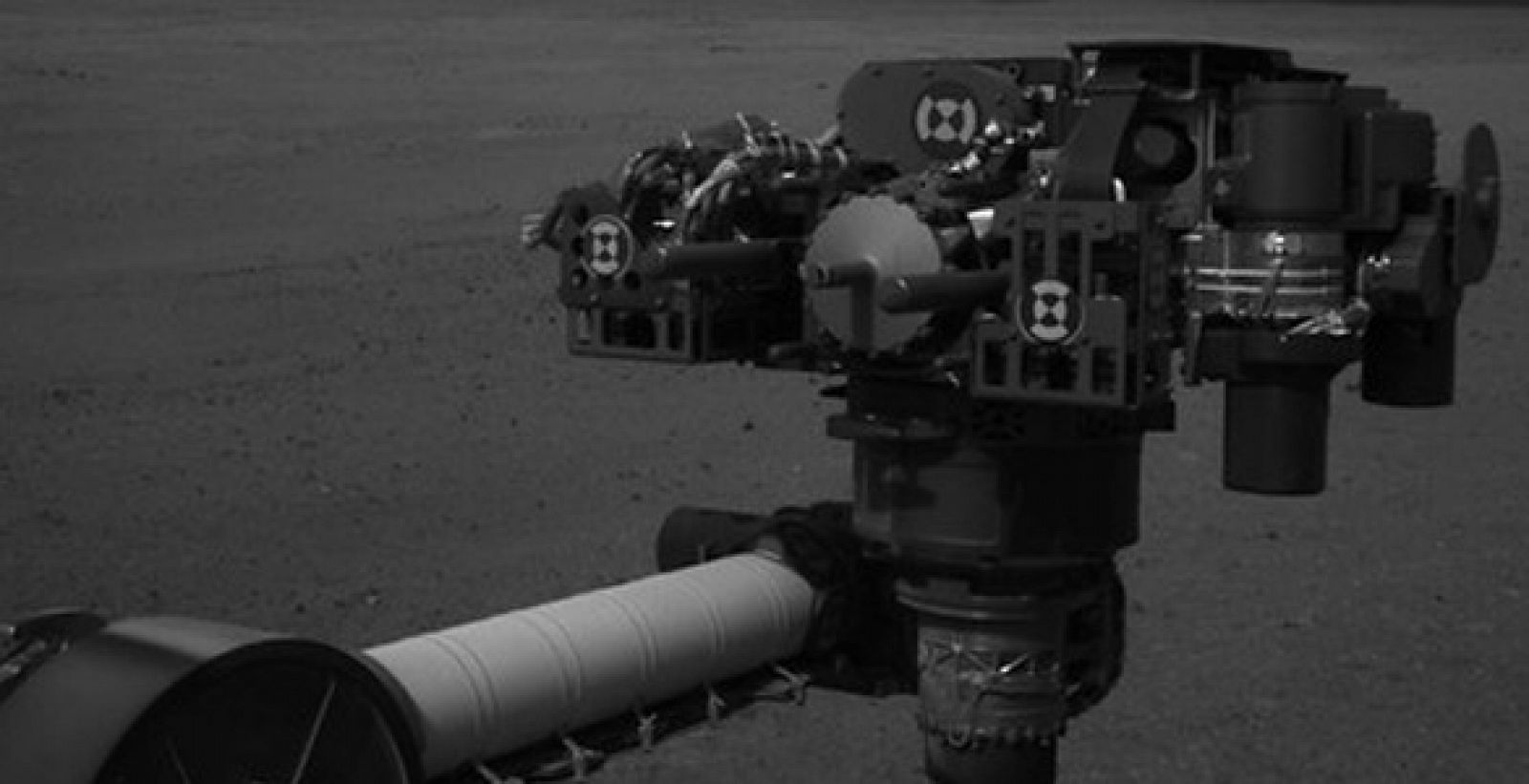 Imagen de alta resolución de la torreta de herramientas del rover de la NASA desplegado en Marte