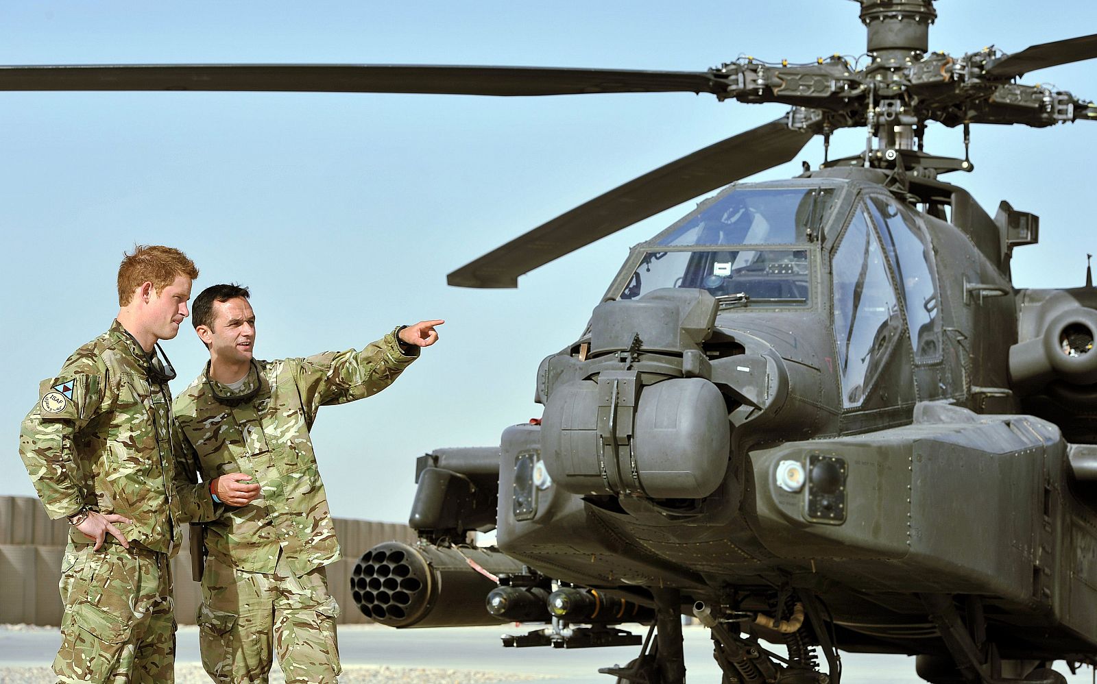 El príncipe Harry combatirá como piloto de helicóptero en Afganistán, donde ya sirvió en 2008.