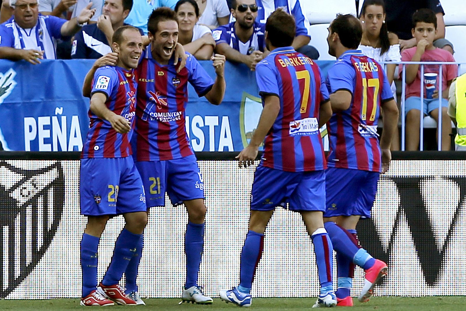 Los jugadores del Levante celebran un gol en la presente Liga. Este jueves se estrenan en competición europea.