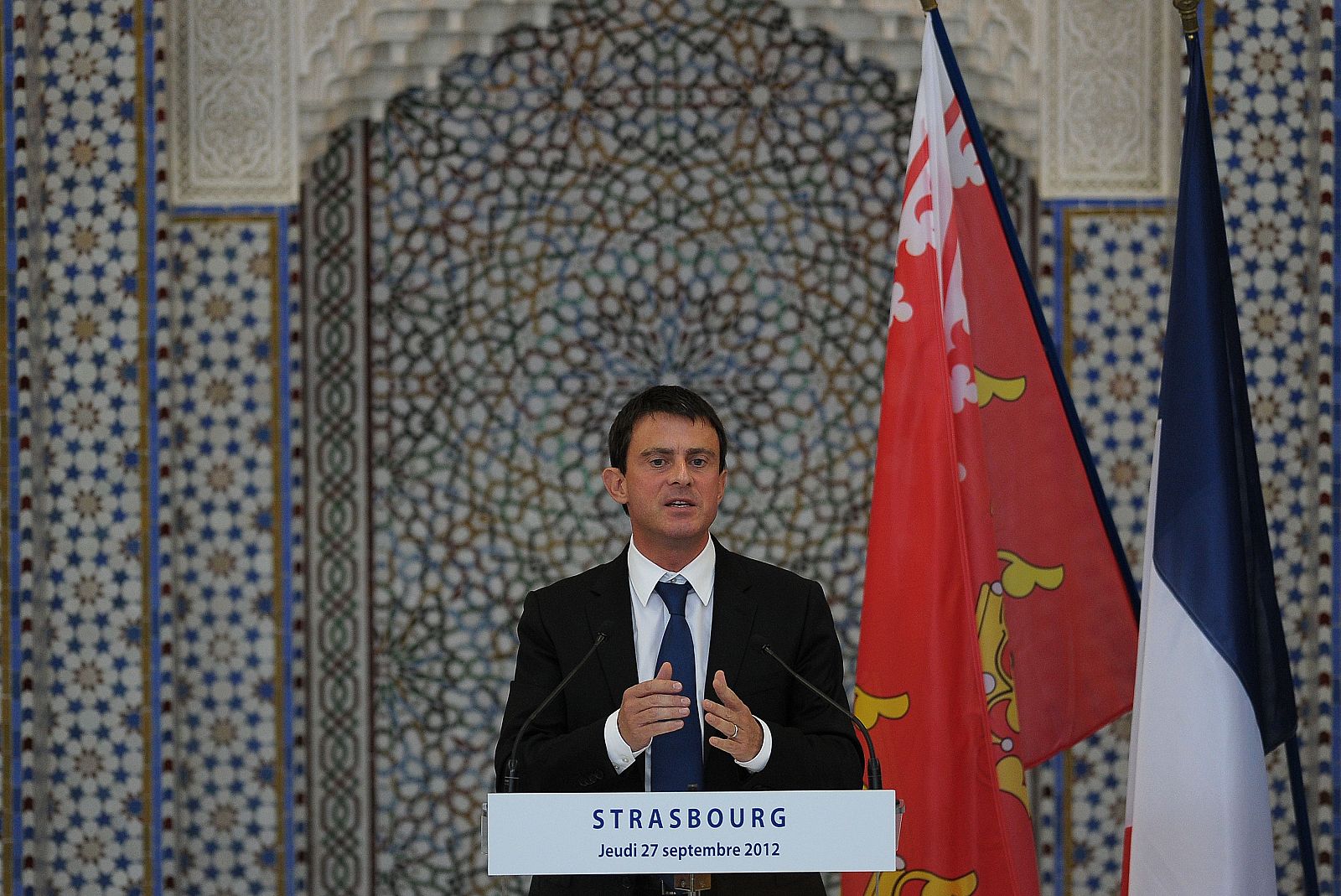 El ministro de Interior y Asuntos Religiosos de Francia, Manuel Valls, durante la inauguración de la mezquita en Estrasburgo