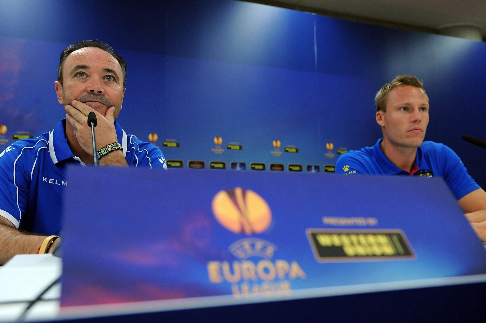 Juan Ignacio Martínez y Christian Lell durante la rueda de prensa.