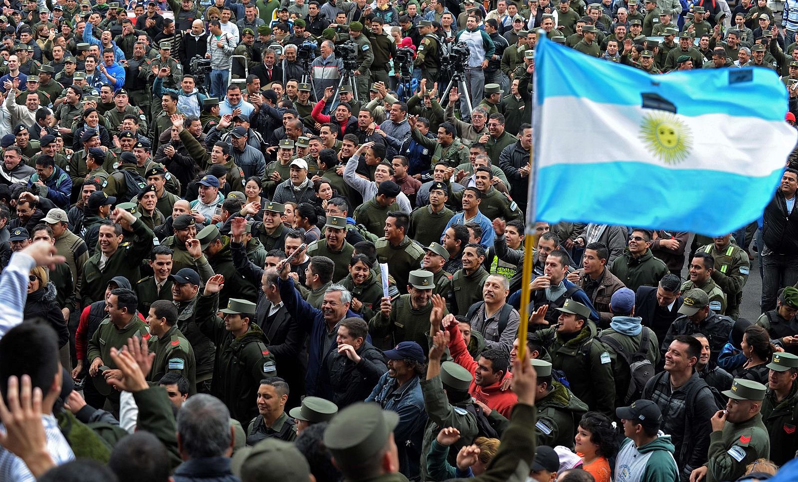 Argentina Gendarmería protestas recortes salarial