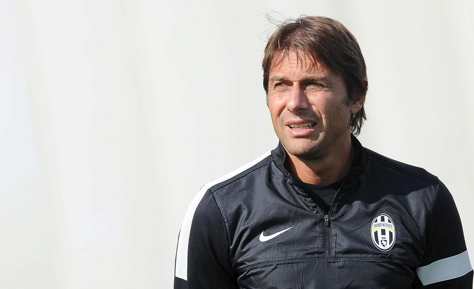 El entrenador de la Juventus, Antonio Conte durante un entrenamiento del equipo