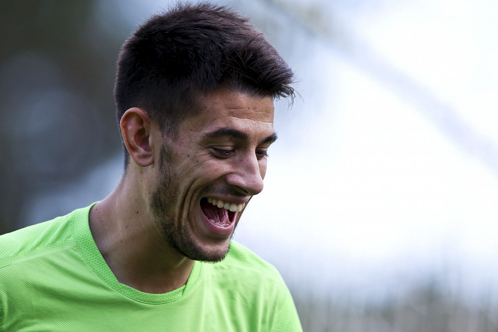 Pizzi sonríe durante un entrenamiento de su seleccion en Obidos, Portugal.