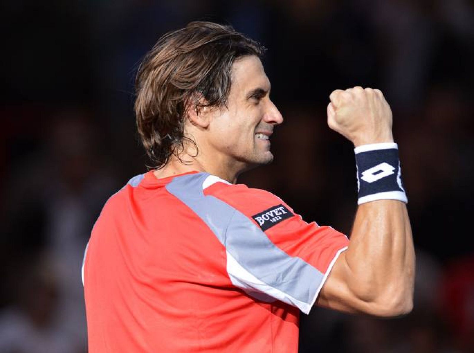 El español David Ferrer celebra su victoria sobre Michael Llodra en París-Bercy