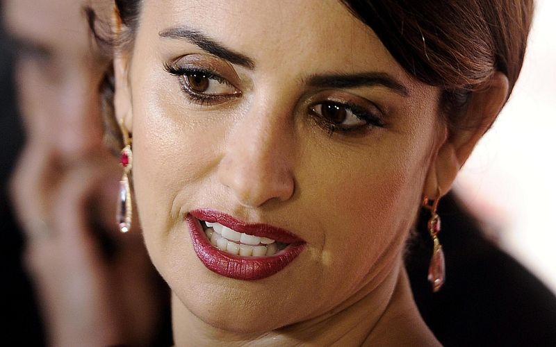 CAMPARI PONE A PRUEBA LAS SUPERSTICIONES DE PENÉLOPE CRUZ
